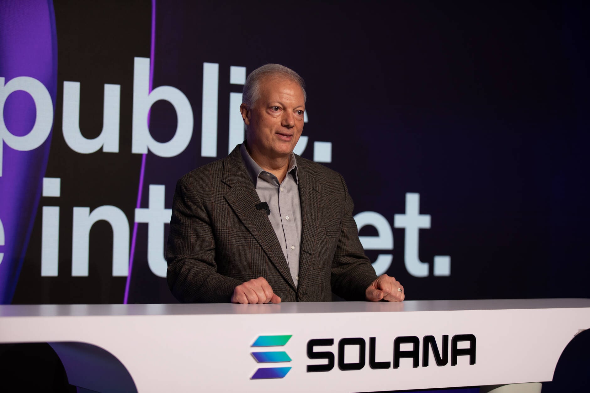 Karl Kilb speaking at Solana Spaces in New York